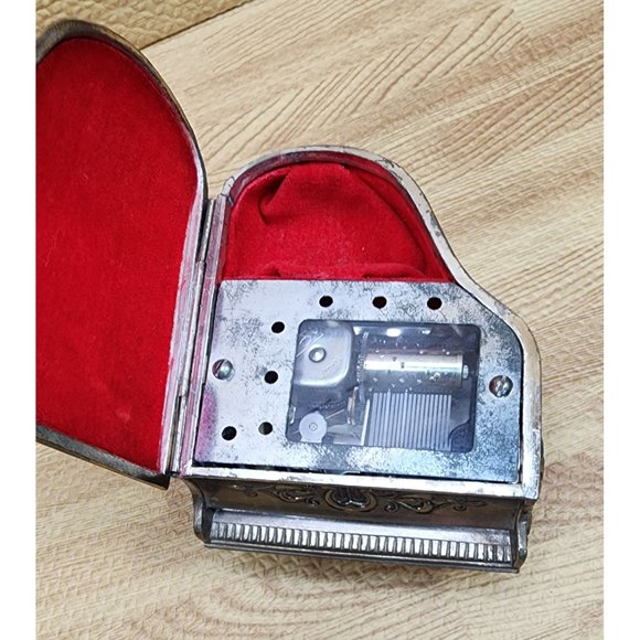 Vintage Music trinket Piano box by Ormolu wind up 4 x 3 1/2” - Picture 9 of 10